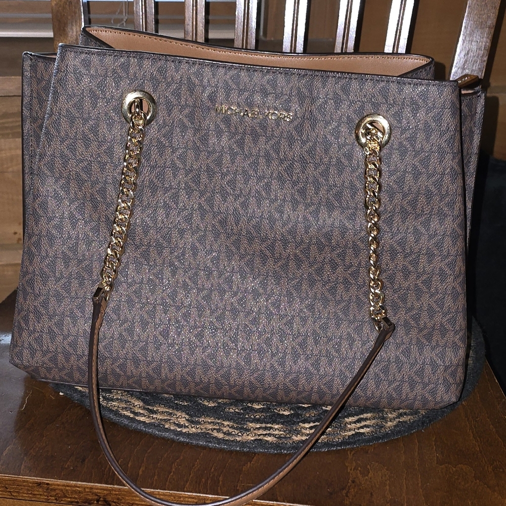 Michael Kors Teagon bag
